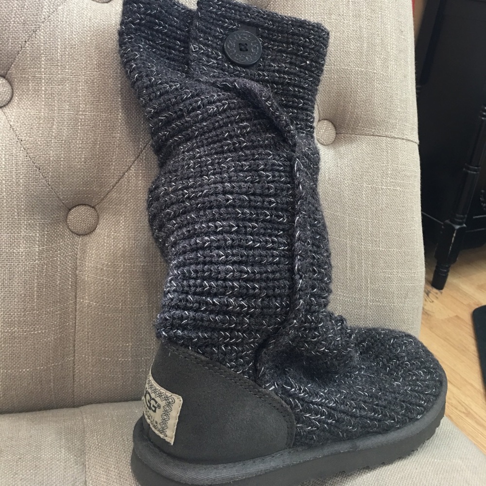 Size 6 Sweater Uggs
